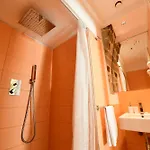 Little Italy Hostel Ex Chiesa S Donato *