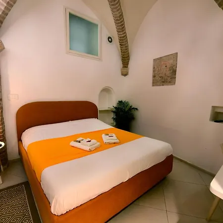 Hostel Little Italy Ex Chiesa S Donato *