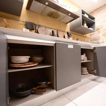 Hostel Little Italy Ex Chiesa S Donato *