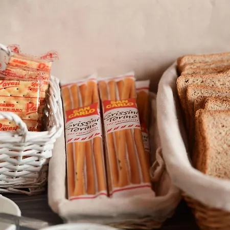 Hostel Little Italy Ex Chiesa S Donato *